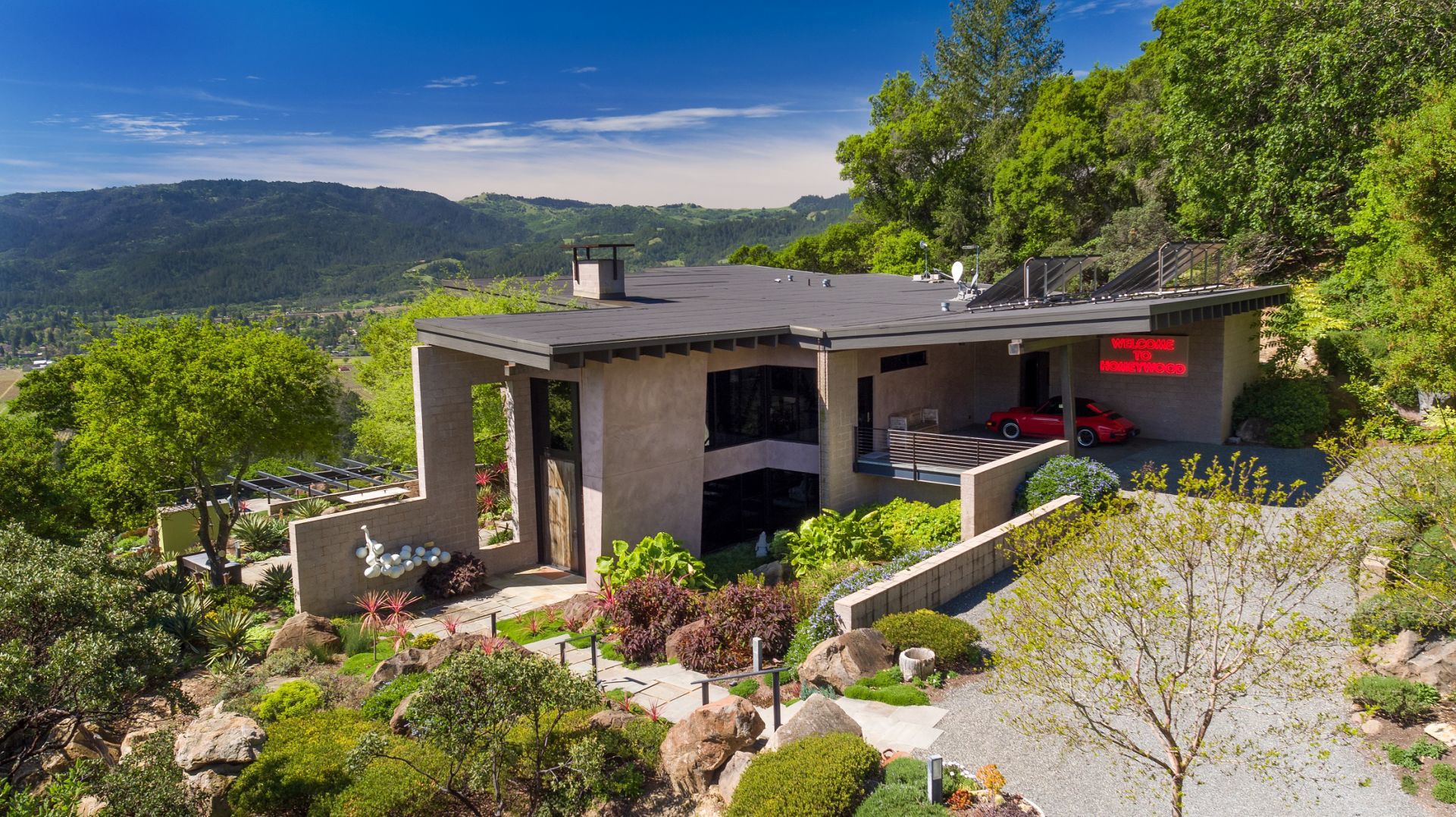 860 Meadowood Lane in St. Helena